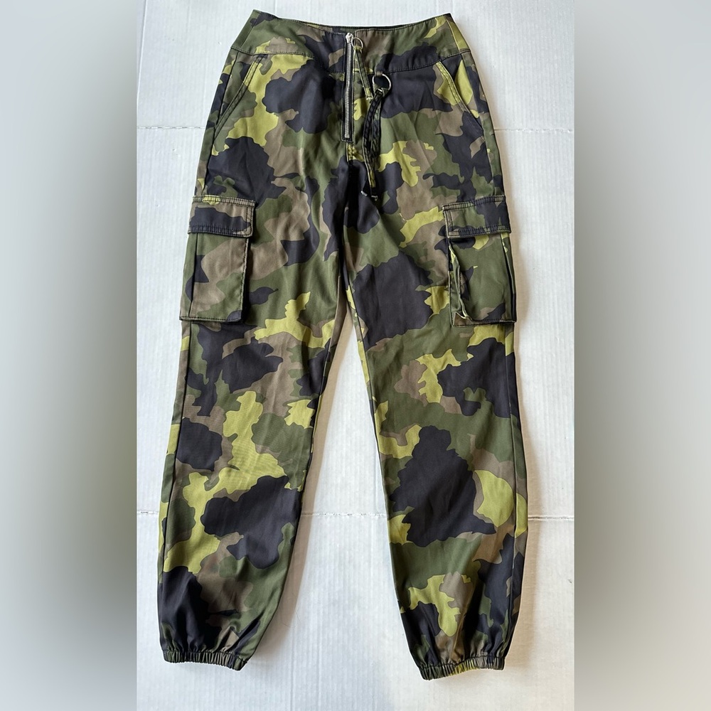 Wild Fable Women's Camouflage‎ Cargo Multi-Pocketed Jogger Style Pants Size 00
